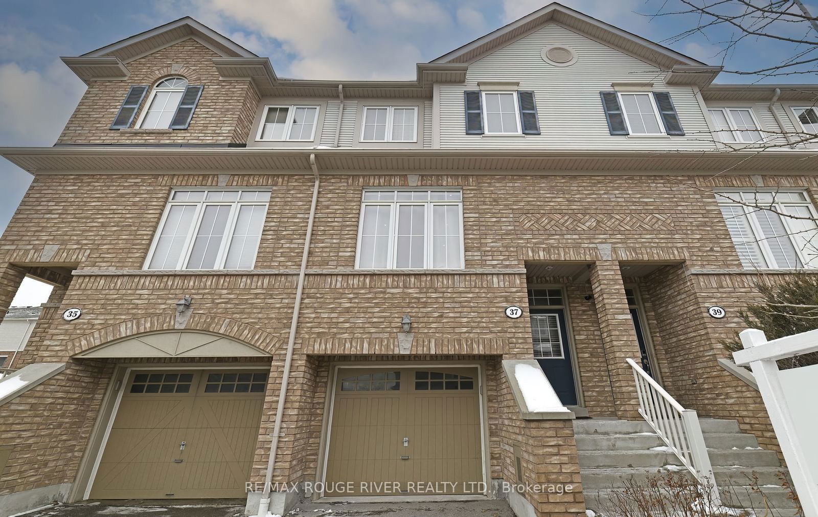 Townhouse sold at 37 Martinworth Lane, Ajax, Central East, L1Z 0L1 - MLS: E11948740