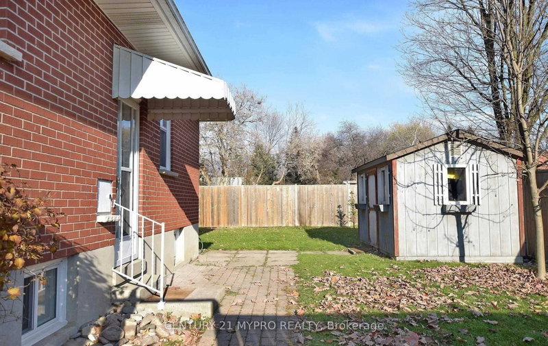 Bsmt - 110 Front St E, Whitby, L1N 1A1 | Image 2