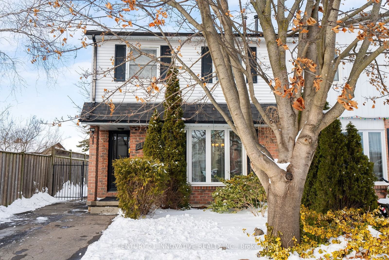 Semi-Detached House sold at 212 Castlebar Crescent, Oshawa, Vanier, L1J 7B4 - MLS: E11949080