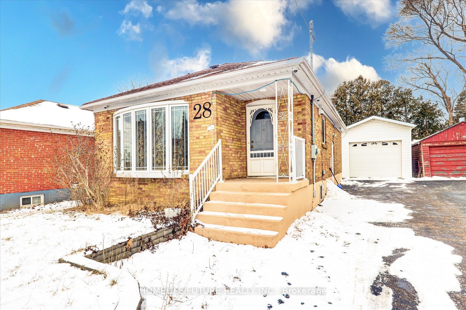 Detached House for lease at 28 Seminole Avenue, Toronto, Bendale, M1J 1N1 - MLS: E11949366