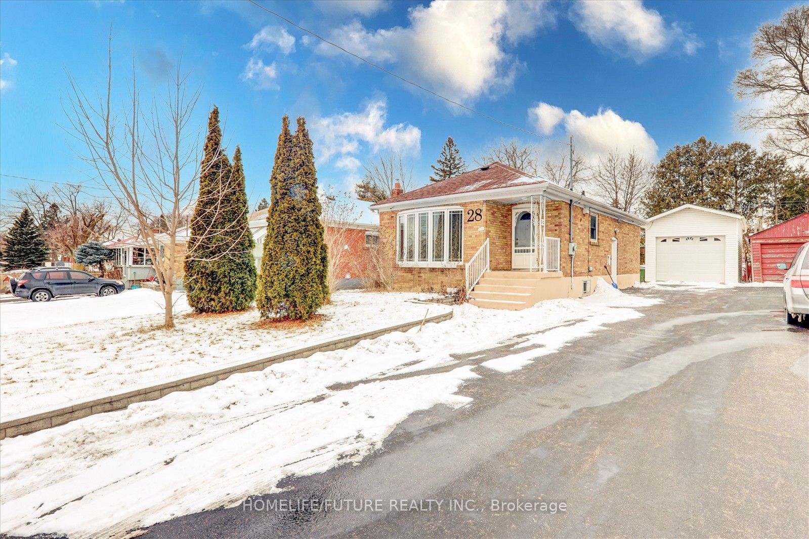 Detached House for lease at 28 Seminole Avenue, Toronto, Bendale, M1J 1N1 - MLS: E11949366