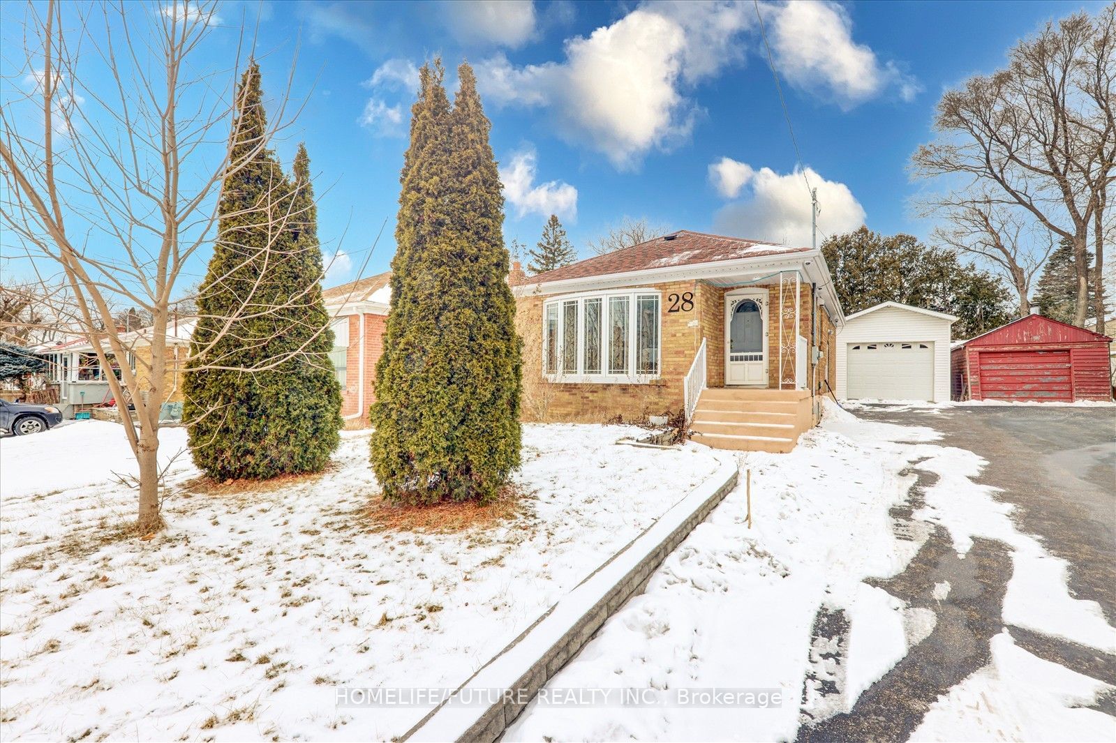 Detached House for lease at 28 Seminole Avenue, Toronto, Bendale, M1J 1N1 - MLS: E11949366