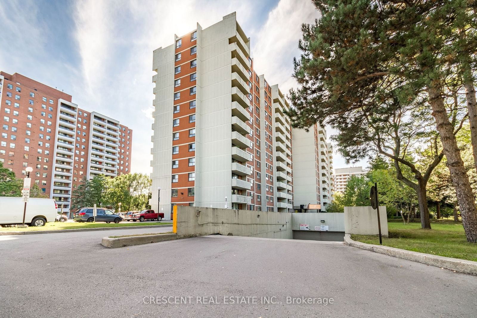 Condo for sale at 611-10 Stonehill Court, Toronto, L'Amoreaux, M1W 2X8 - MLS: E11949555