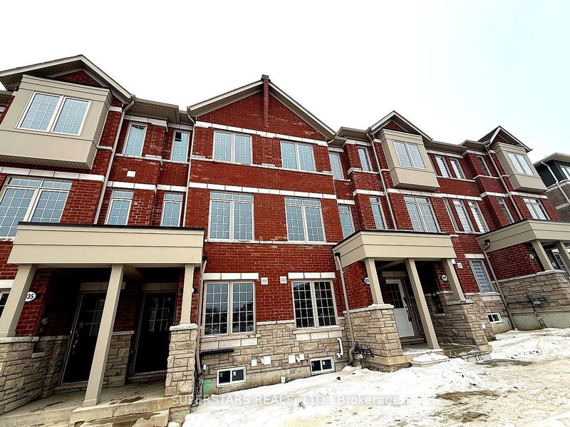 home for lease on 933 Crowsnest Hllw