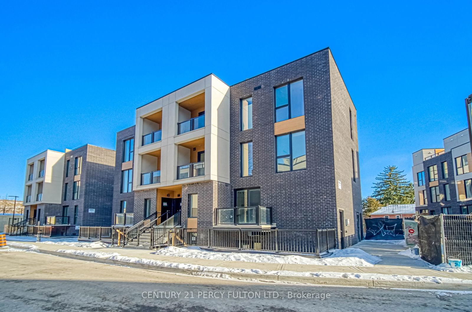 Townhouse leased at 8-178 Clonmore Drive, Toronto, Birchcliffe-Cliffside, M1N 0B9 - MLS: E11950232