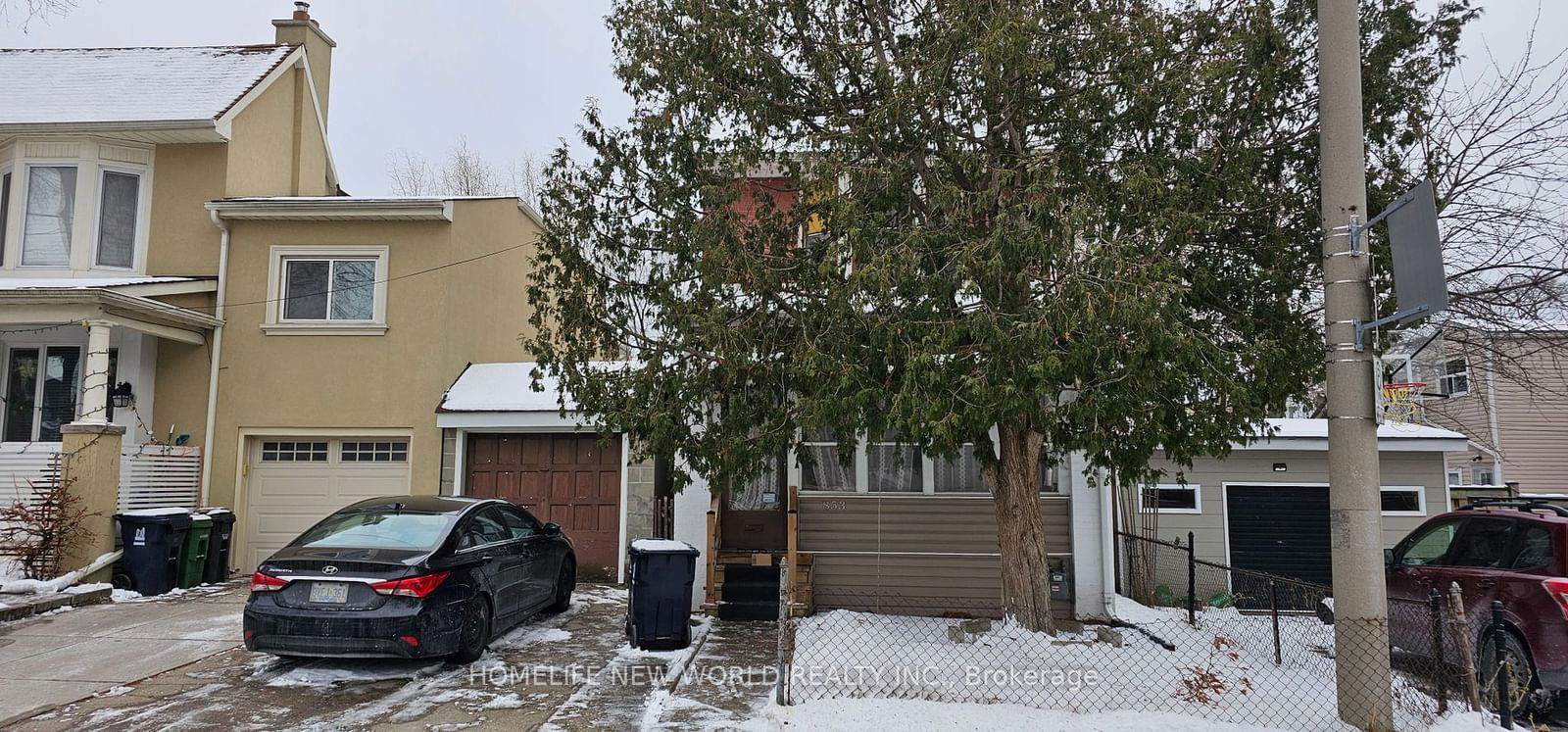 Detached House for sale at 853 Sammon Avenue, Toronto, Woodbine-Lumsden, M4C 2E9 - MLS: E11950753