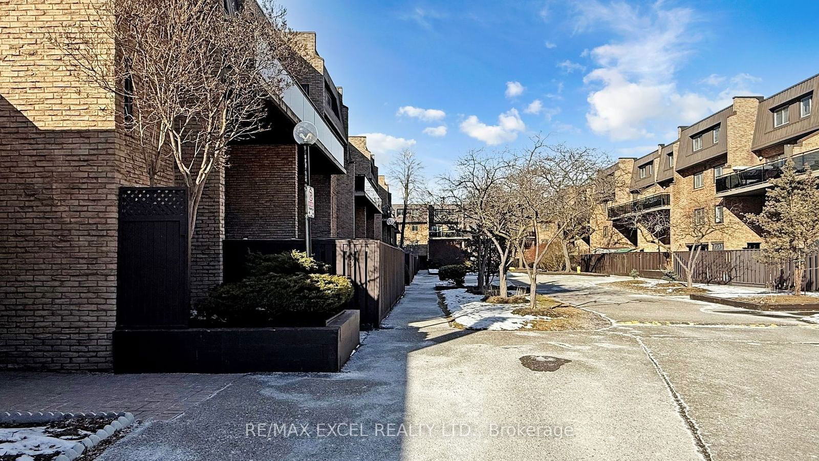 Townhouse sold at 17-110 Ling Road, Toronto, West Hill, M1E 4V9 - MLS: E11950796