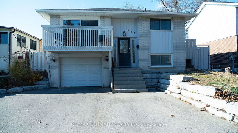 home for lease on 962 Central Park Boulevard N