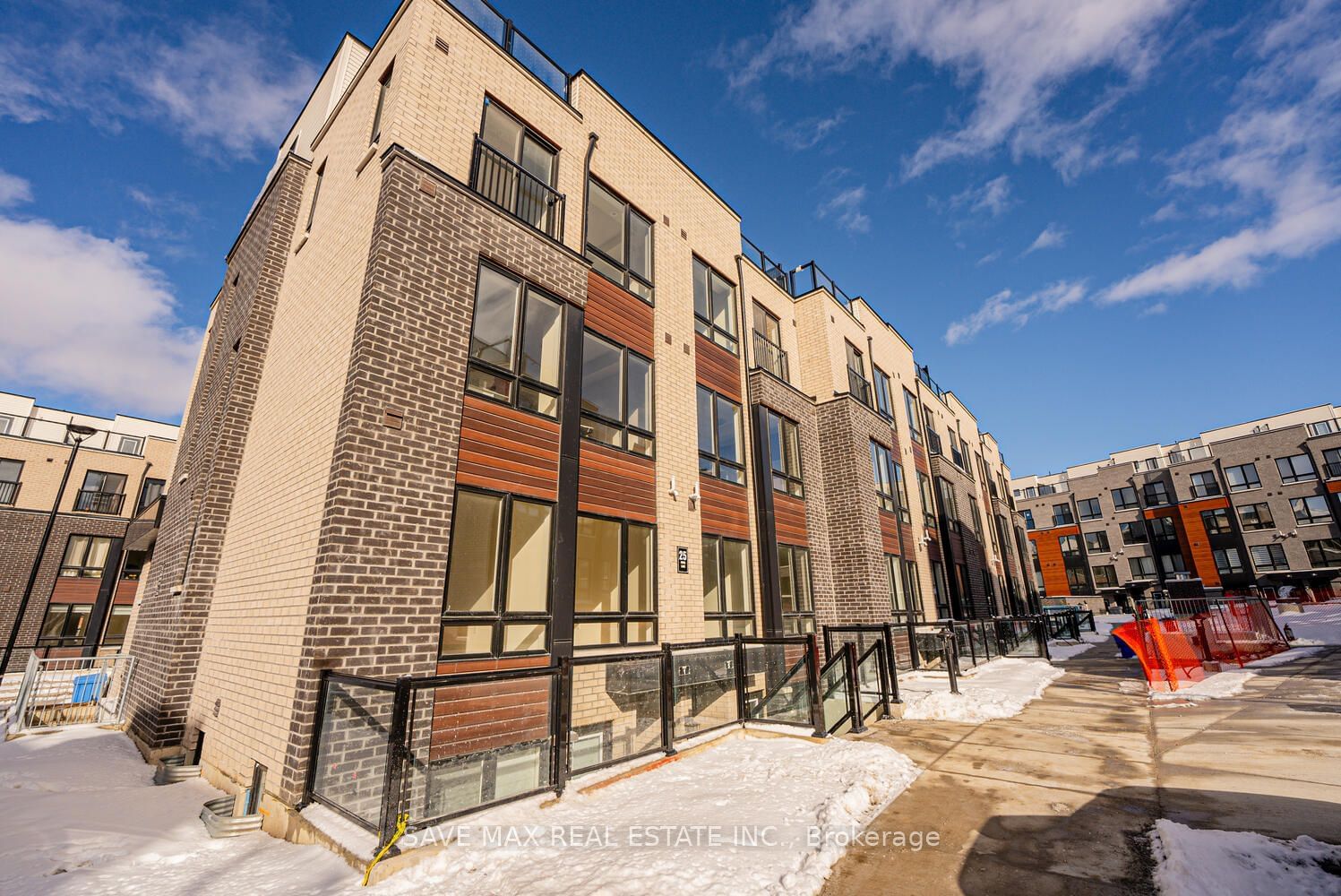 Townhouse for sale at unit# 9-25 Priya Lane, Toronto, Malvern, M1B 0E8 - MLS: E11951076