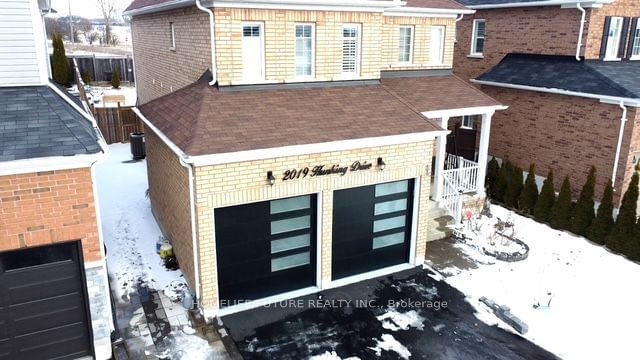 Detached House sold at 2019 Hunking Drive, Oshawa, Taunton, L1K 0V3 - MLS: E11951077