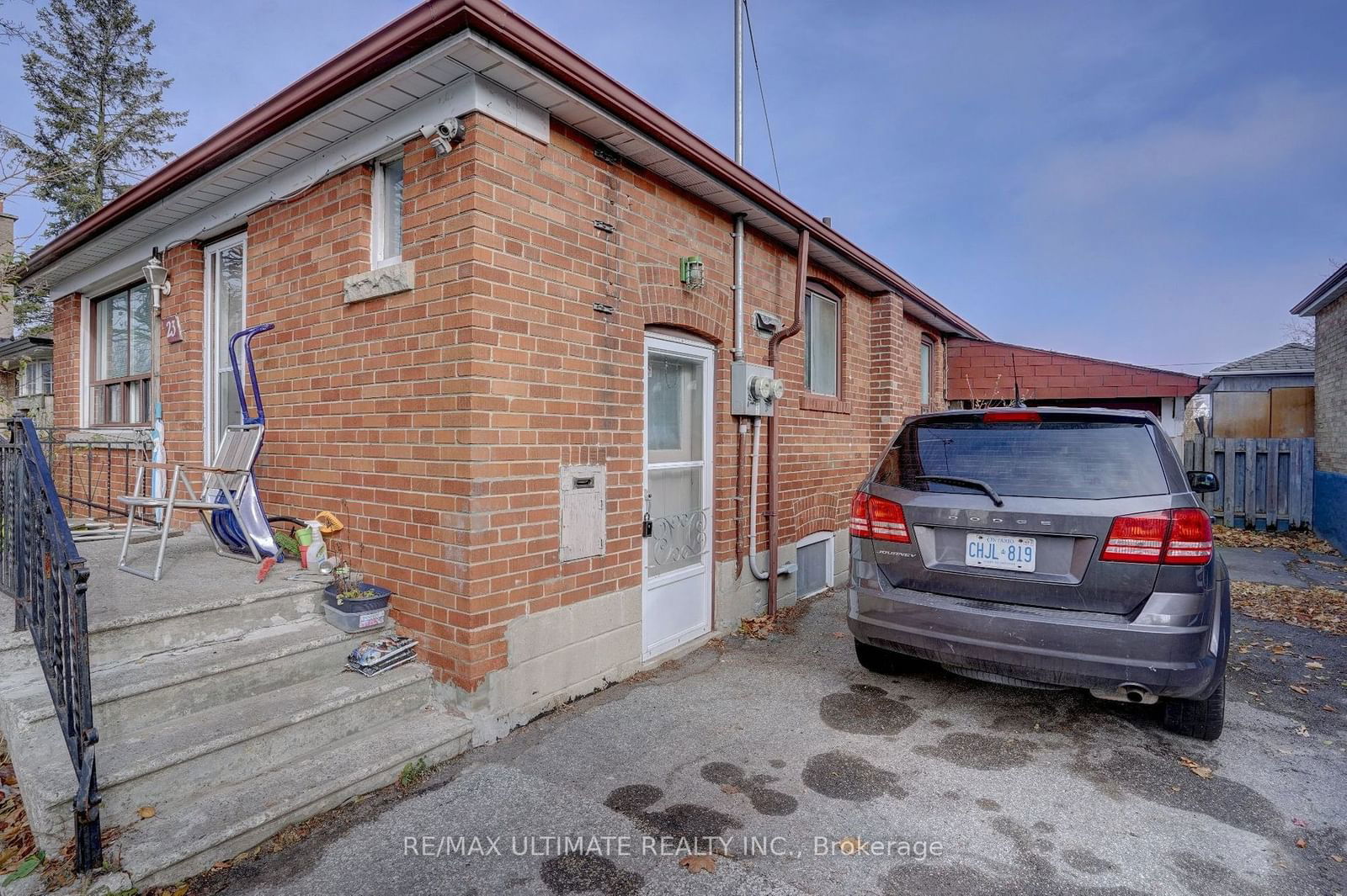 Building at 23 Falmouth Avenue, Toronto, Kennedy Park