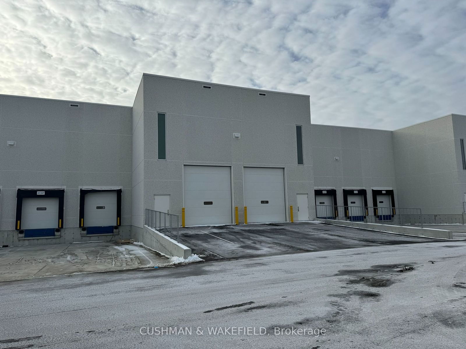 Industrial for sale at B5-1440 Victoria Street, Whitby, Port Whitby, L1N 0N7 - MLS: E11952120