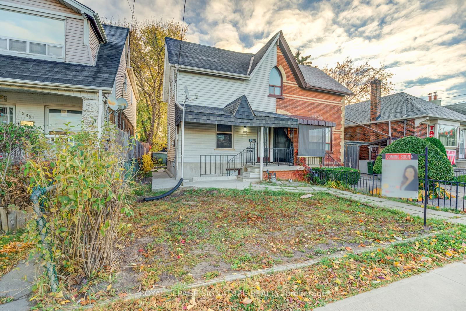 Semi-Detached House for sale at 533 Victoria Pk Avenue, Toronto, Oakridge, M4C 5H2 - MLS: E11952154