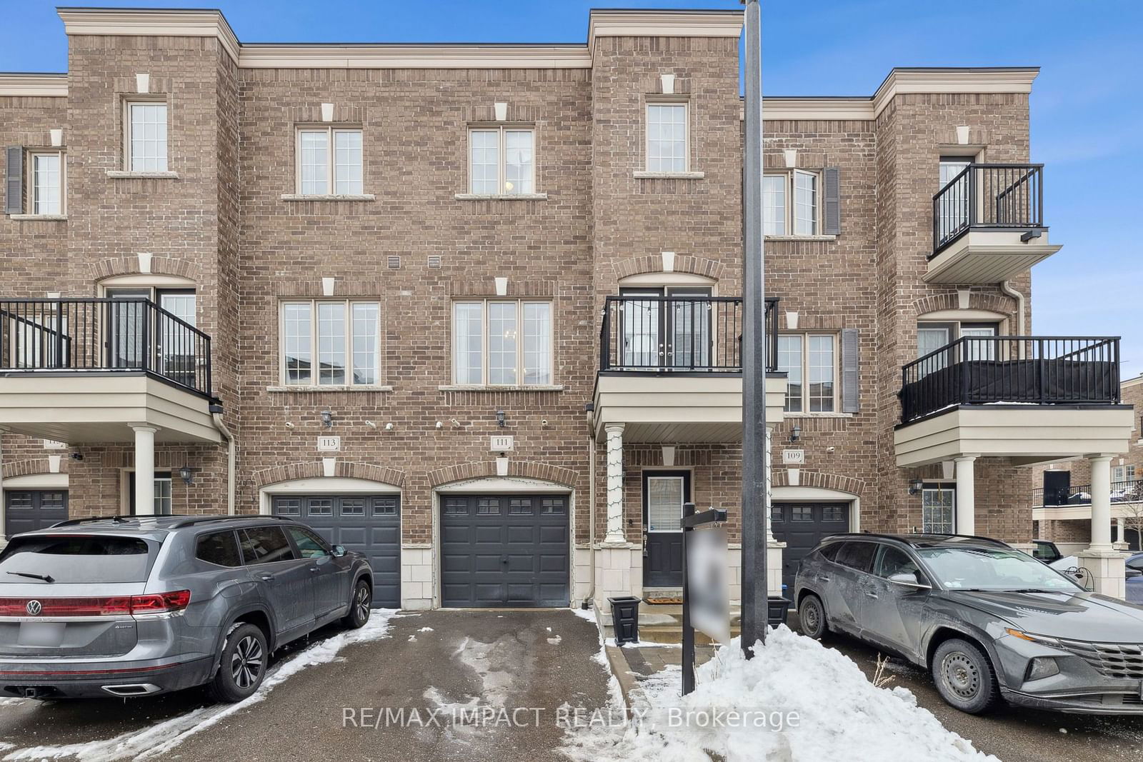 Townhouse for sale at 111 Ferris Square, Clarington, Courtice, L1E 0J2 - MLS: E11953434