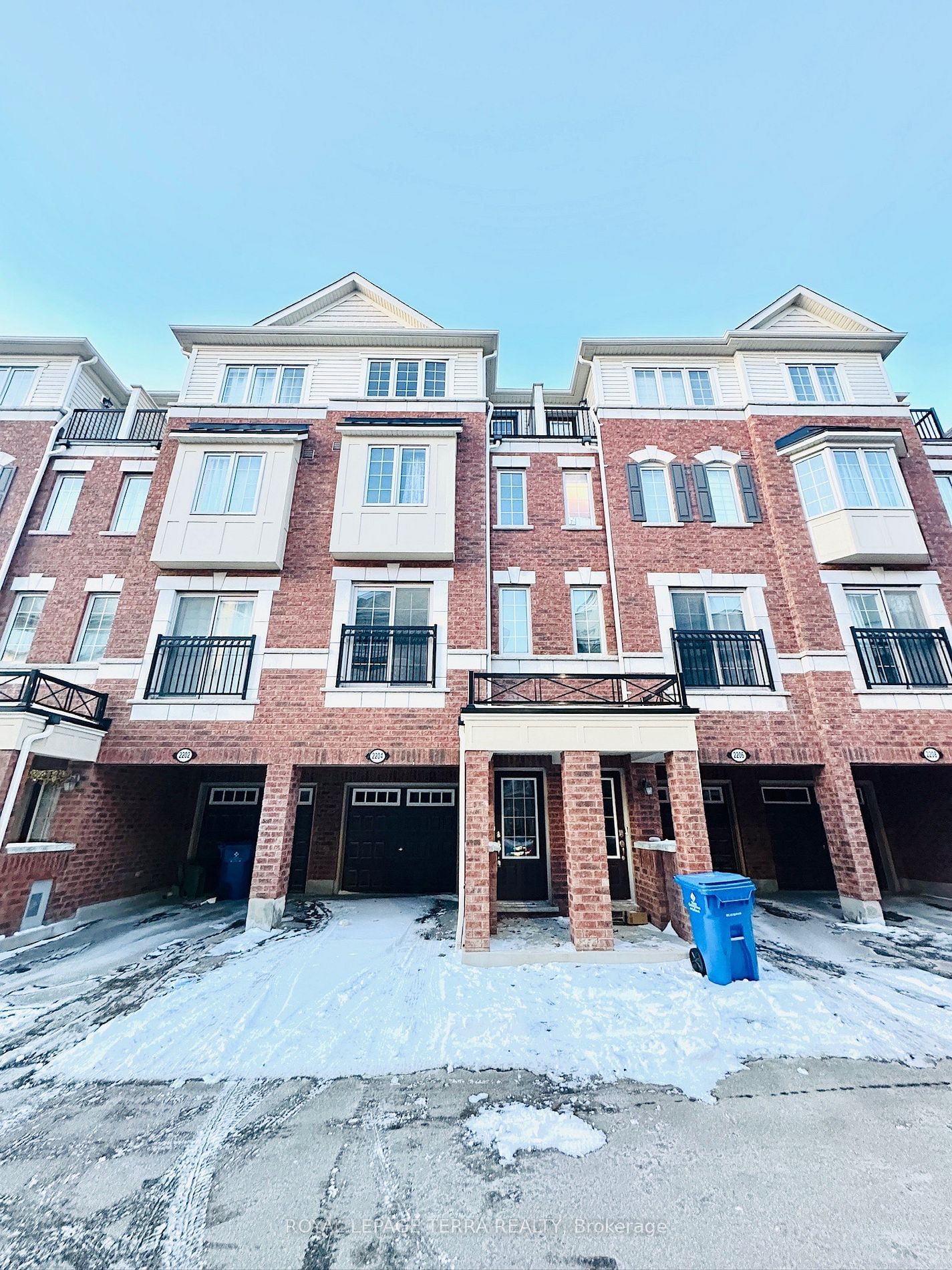 Townhouse for sale at 2204 Chevron Prince Path, Oshawa, Windfields, L1L 0K9 - MLS: E11953552