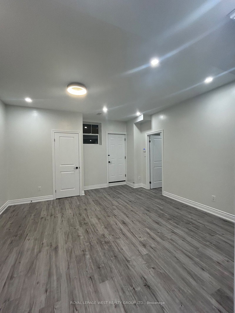 13 Arksey St, Whitby, L1P 0G5 | Image 2