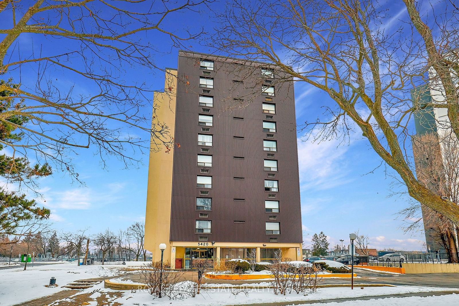 Condo for sale at 704-3420 Eglinton Avenue, Toronto, Scarborough Village, M1J 2H9 - MLS: E11953643