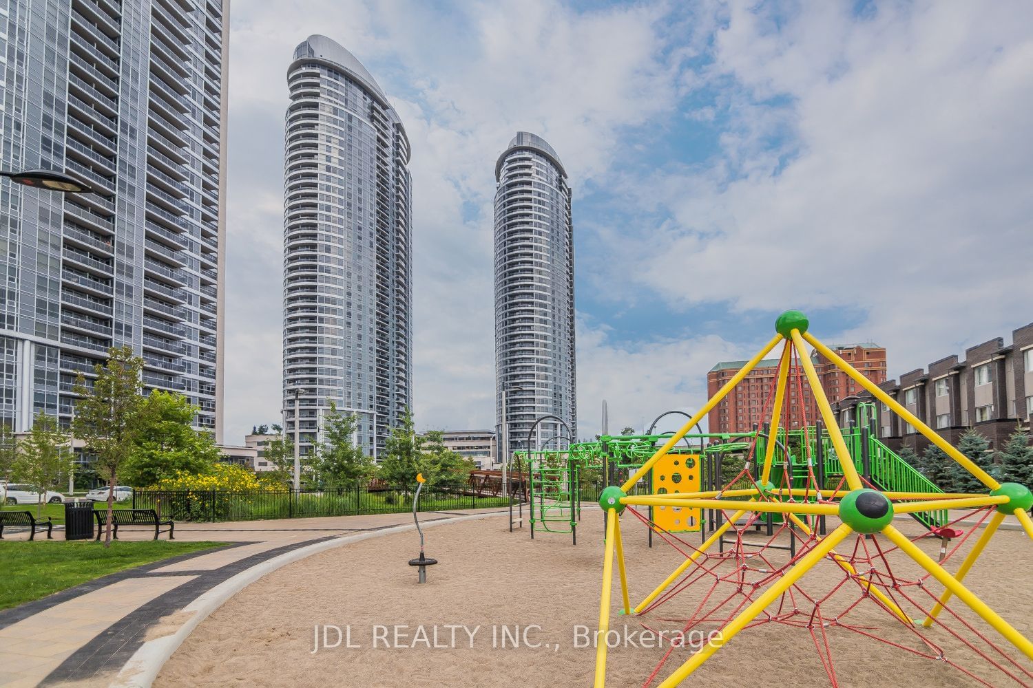 Condo for sale at 3211-125 Village Green Square, Toronto, Agincourt South-Malvern West, M1S 0G3 - MLS: E11954310