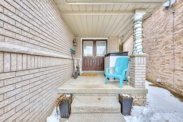 746 Swan Place