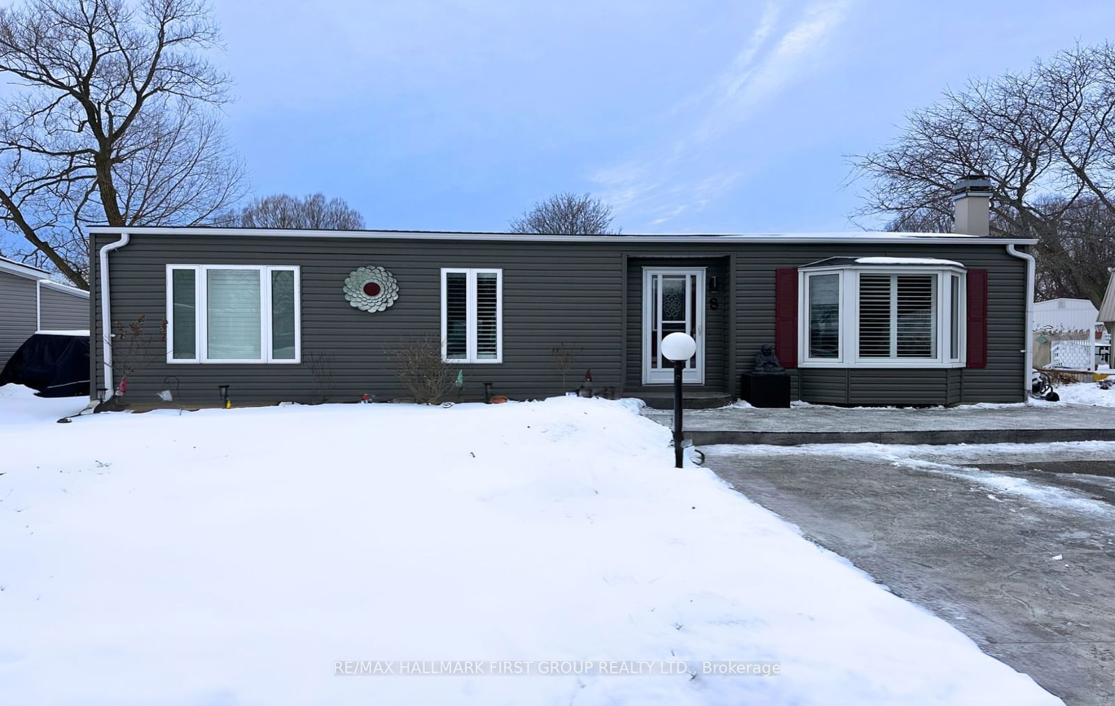 Detached House for sale at 8 Kawartha Road, Clarington, Newcastle, L1B 1B9 - MLS: E11954553