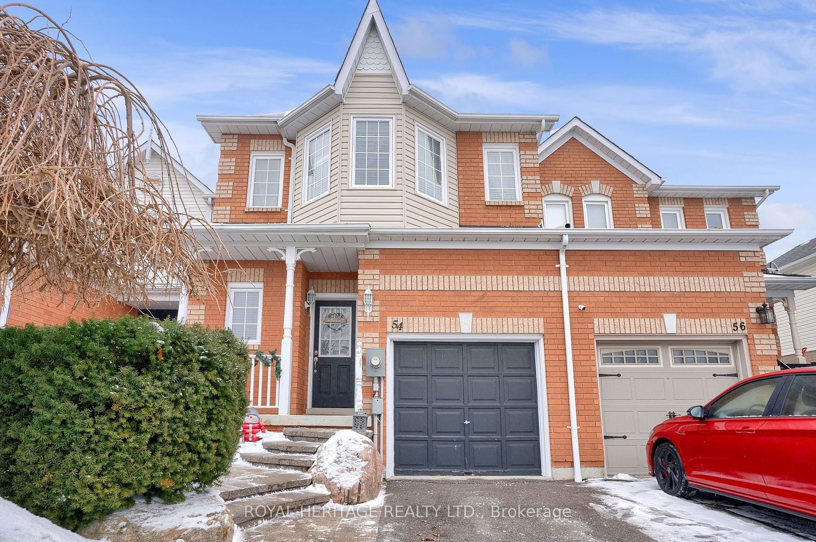 Townhouse sold at 54 Jays Drive, Whitby, Williamsburg, L1R 2P6 - MLS: E11954611