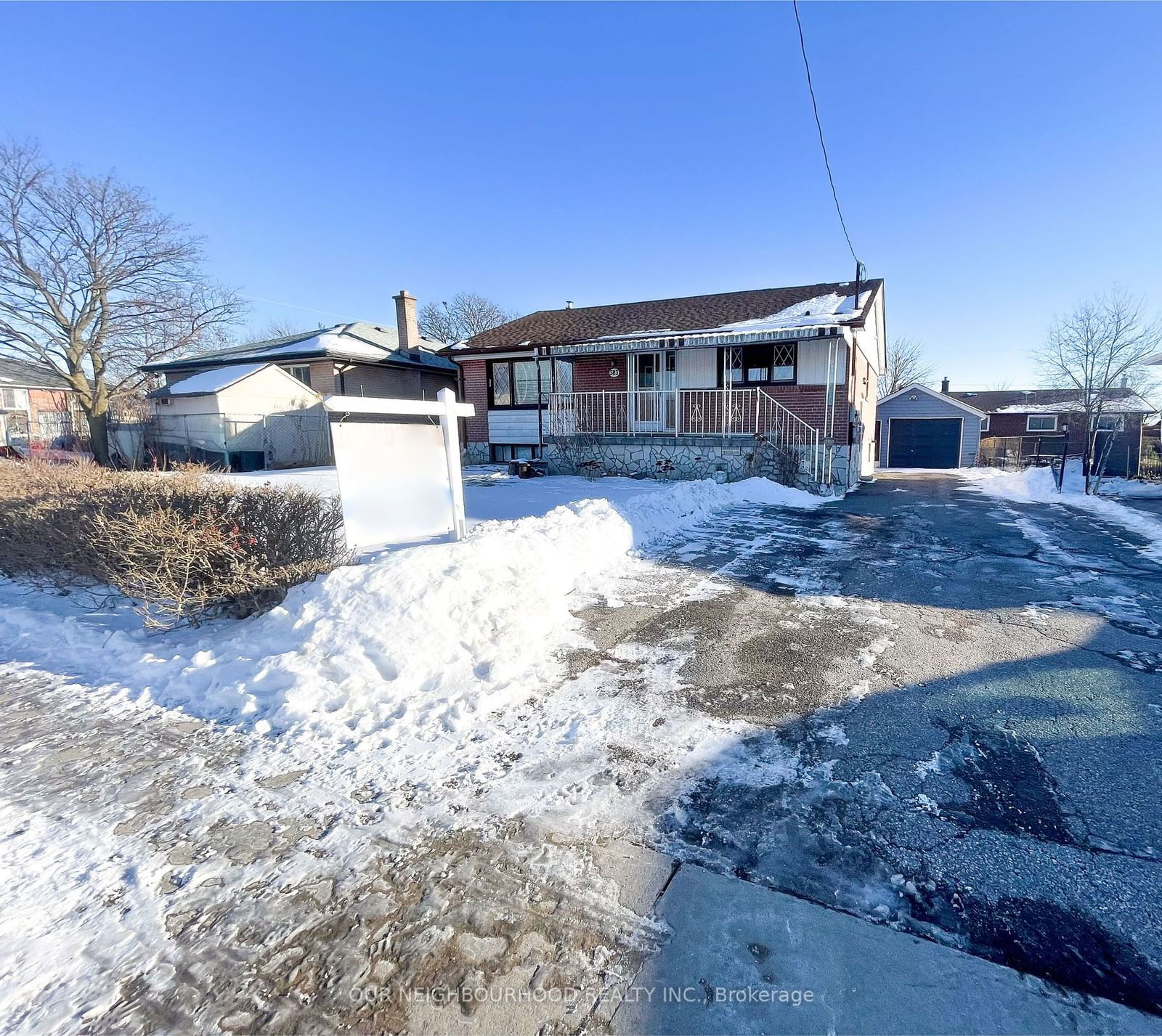 Semi-Detached House sold at 583 Shakespeare Avenue, Oshawa, Donevan, L1H 3H5 - MLS: E11954984