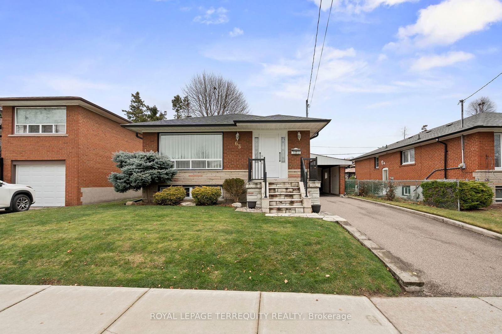 Detached House sold at 63 Packard Boulevard, Toronto, Bendale, M1P 4K6 - MLS: E11955369