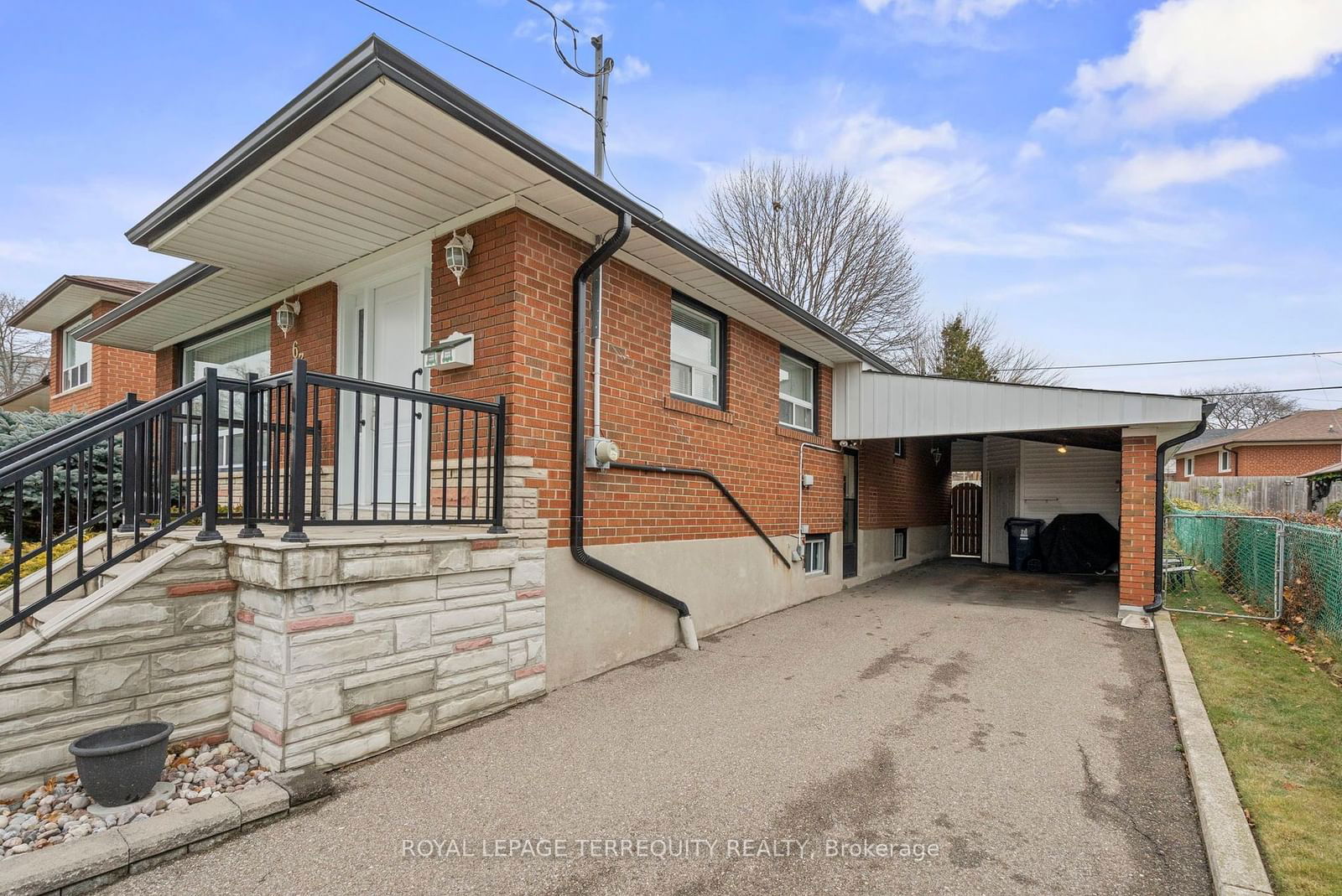 Detached House sold at 63 Packard Boulevard, Toronto, Bendale, M1P 4K6 - MLS: E11955369