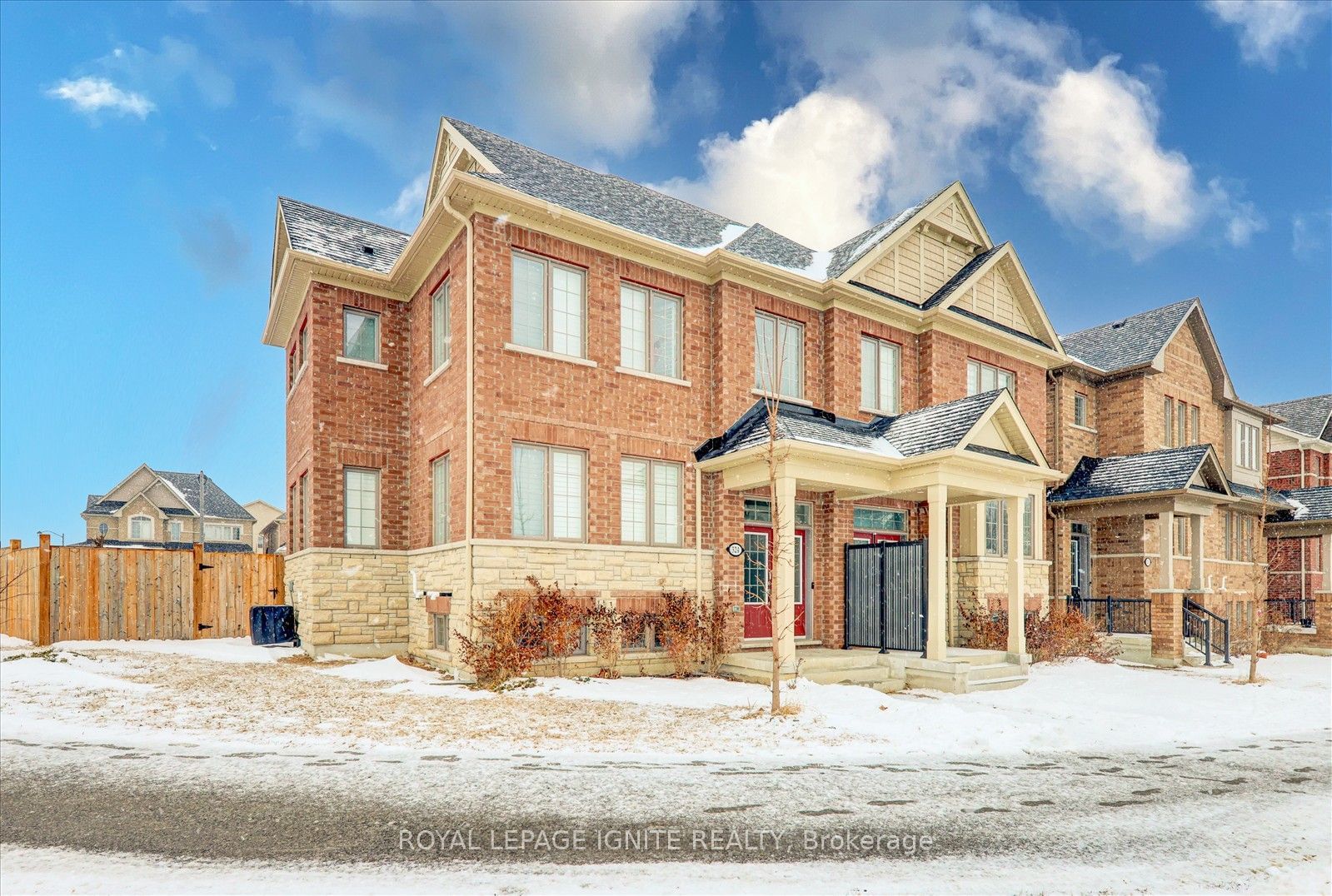 Townhouse for sale at 324 BRITANNIA Avenue, Oshawa, Windfields, L1L 0L6 - MLS: E11955463