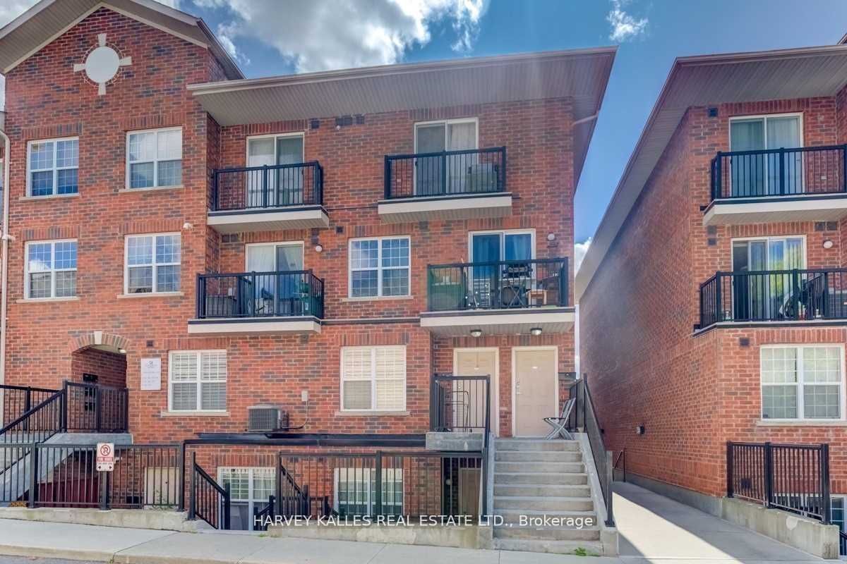 Townhouse for lease at 302-25 Strangford Lane, Toronto, Clairlea-Birchmount, M1L 0E5 - MLS: E11955755