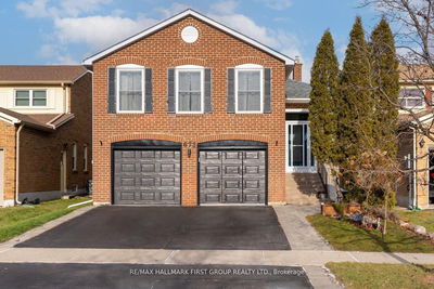 673 Chiron Cres, Pickering - Amberlea