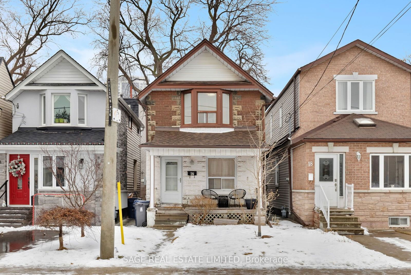 Detached House sold at 16 Dentonia Park Avenue, Toronto, Crescent Town, M4C 1W7 - MLS: E11956039