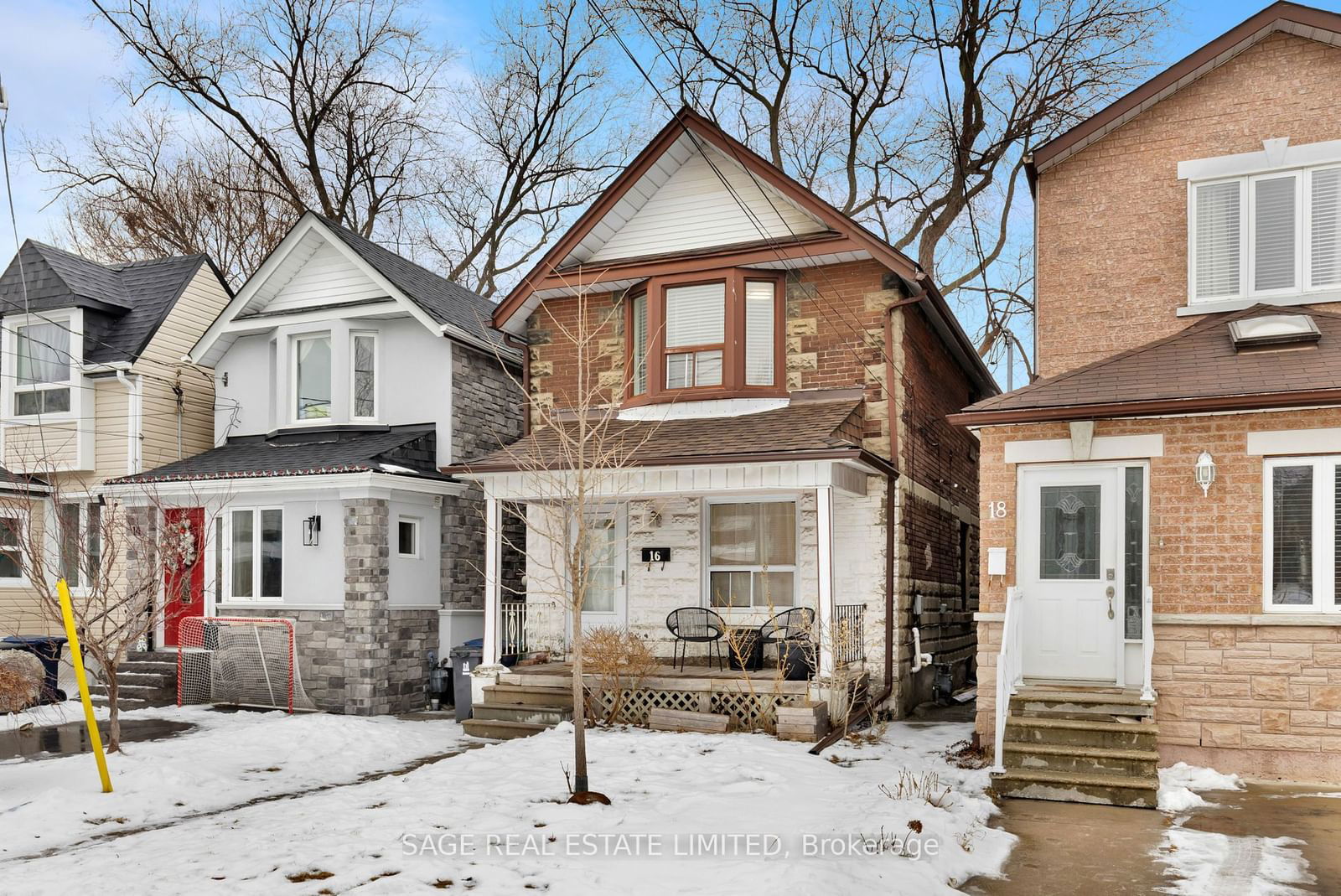 Detached House sold at 16 Dentonia Park Avenue, Toronto, Crescent Town, M4C 1W7 - MLS: E11956039