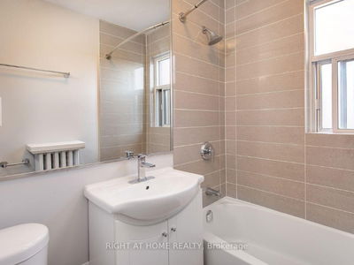 Unit 41 — 2404 Queen St, Toronto - Birchcliffe-Cliffside image-0-4