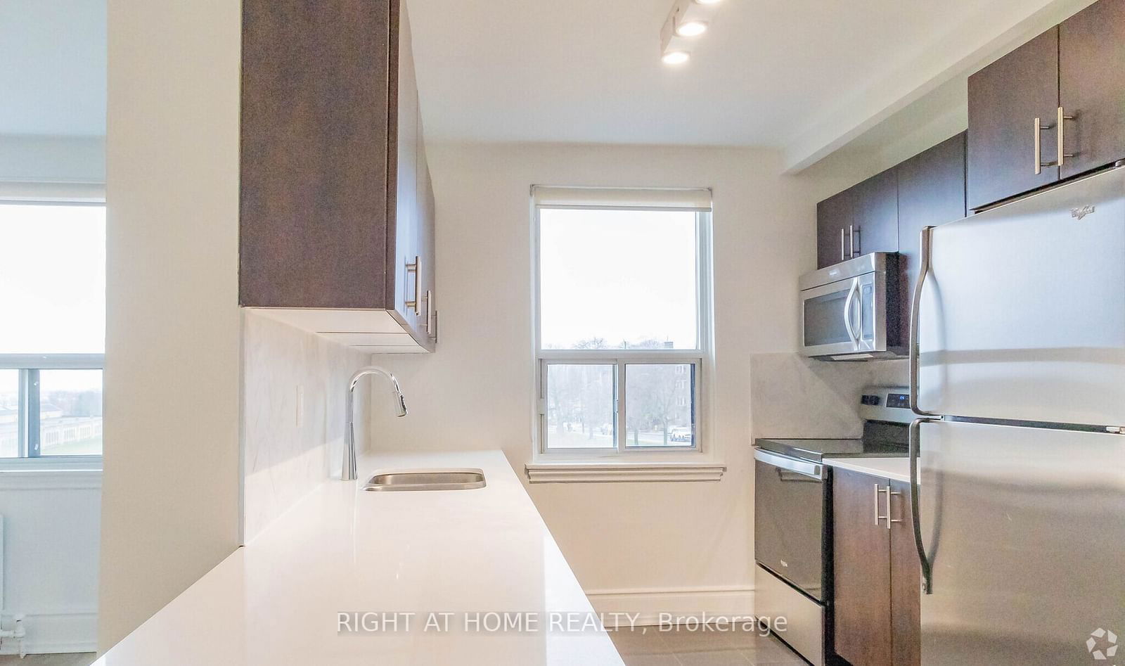 Condo for lease at G12-3017 Queen Street, Toronto, Birchcliffe-Cliffside, M1N 1A5 - MLS: E11956424