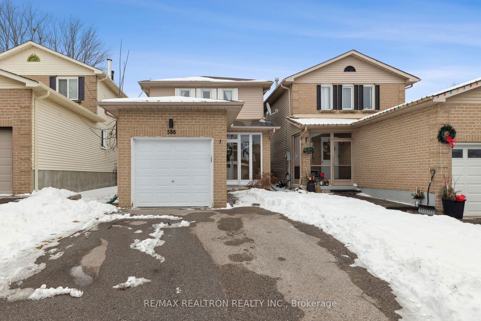 Detached House for lease at 586 Cobblehill Drive, Oshawa, Pinecrest, L1K 1R4 - MLS: E11956495