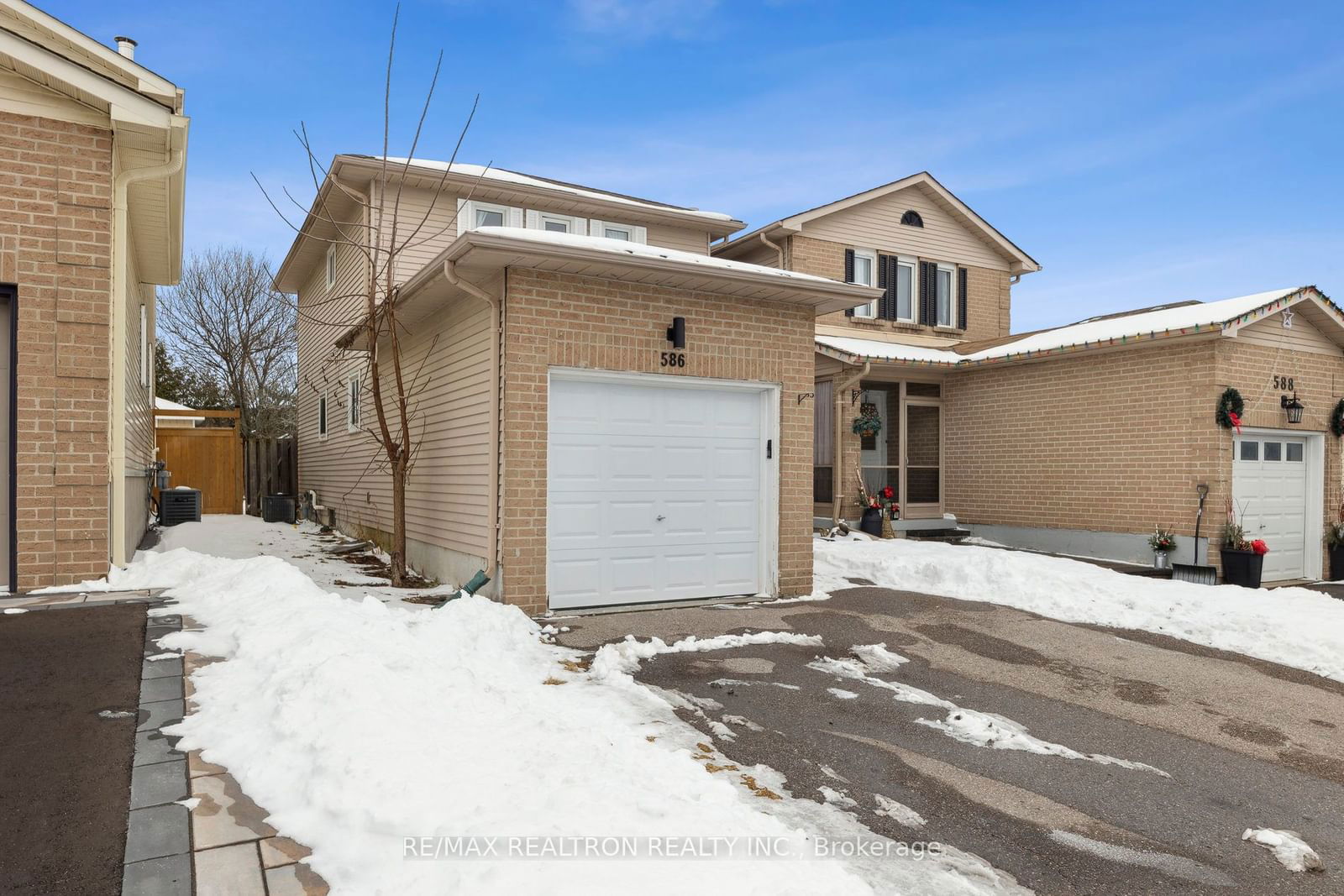 Detached House for lease at 586 Cobblehill Drive, Oshawa, Pinecrest, L1K 1R4 - MLS: E11956495