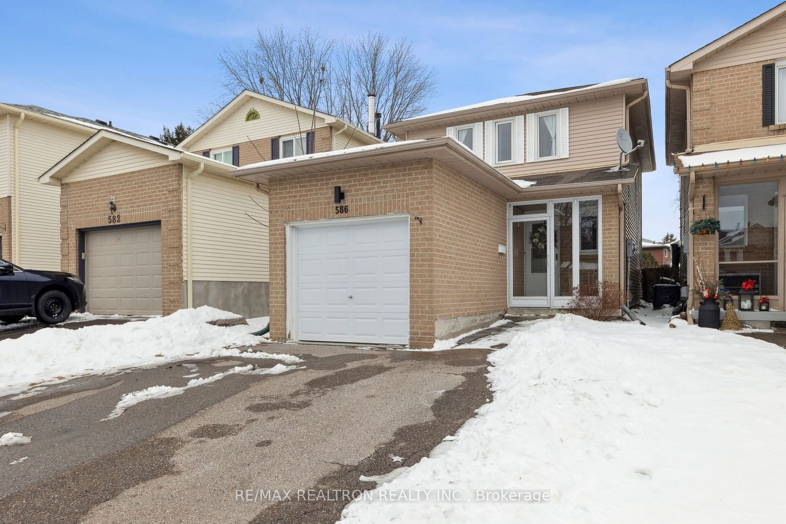 Detached House for lease at 586 Cobblehill Drive, Oshawa, Pinecrest, L1K 1R4 - MLS: E11956495