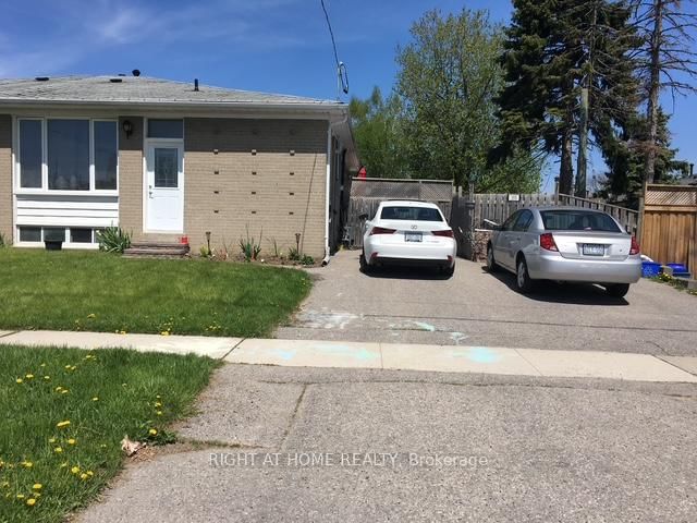 Semi-Detached House for lease at 355 Dovedale Drive, Whitby, Downtown Whitby, L1N 1Z8 - MLS: E11956622