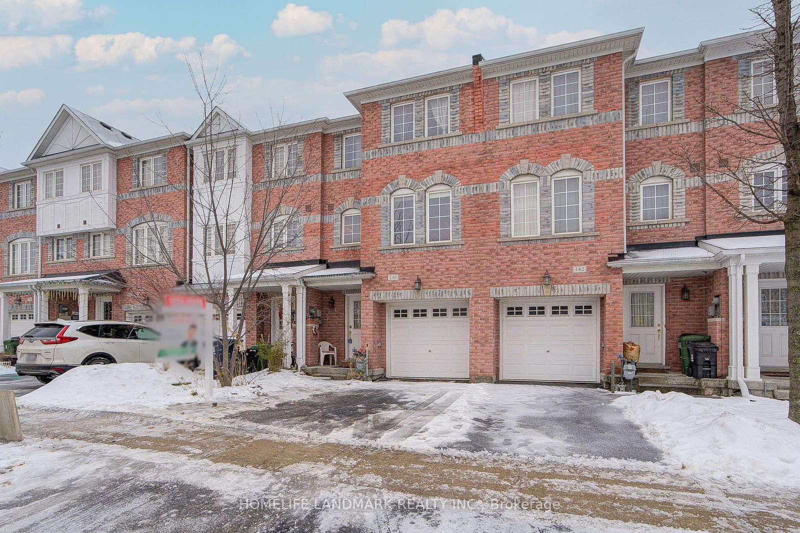 Townhouse sold at 140 Pilkington Drive, Toronto, Clairlea-Birchmount, M1L 0A4 - MLS: E11956791