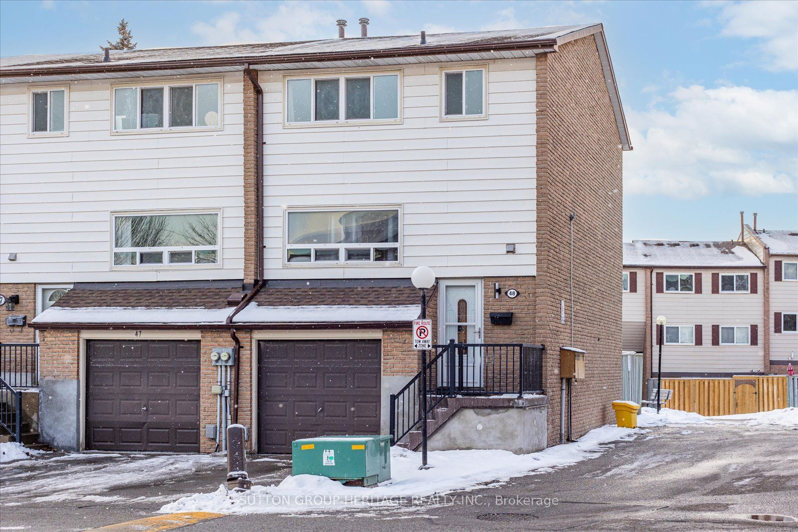 Townhouse sold at 48-966 Adelaide Avenue, Oshawa, Eastdale, L1K 1L2 - MLS: E11957354