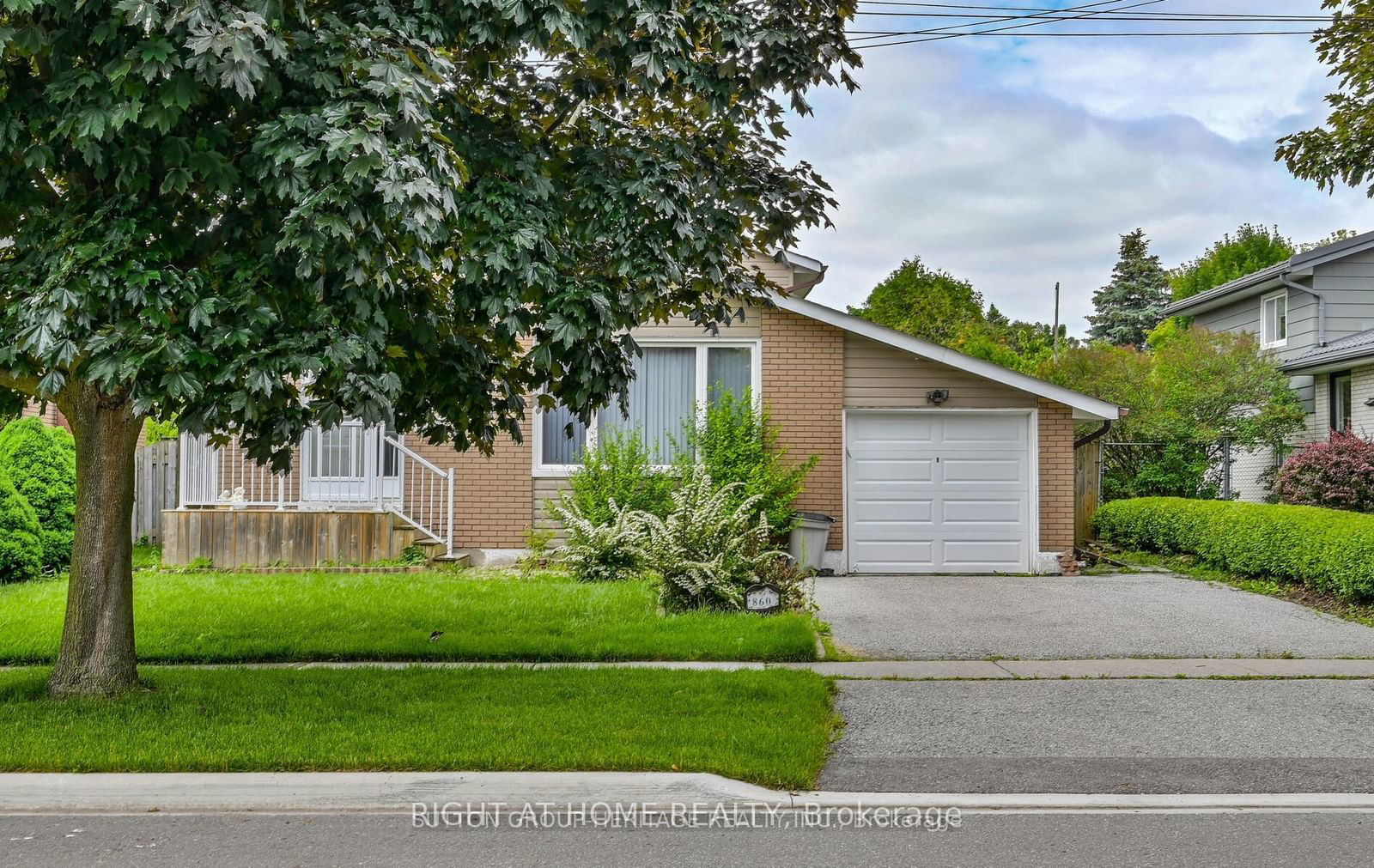 Detached House for lease at 860 Batory Avenue, Pickering, West Shore, L1W 2W6 - MLS: E11957878