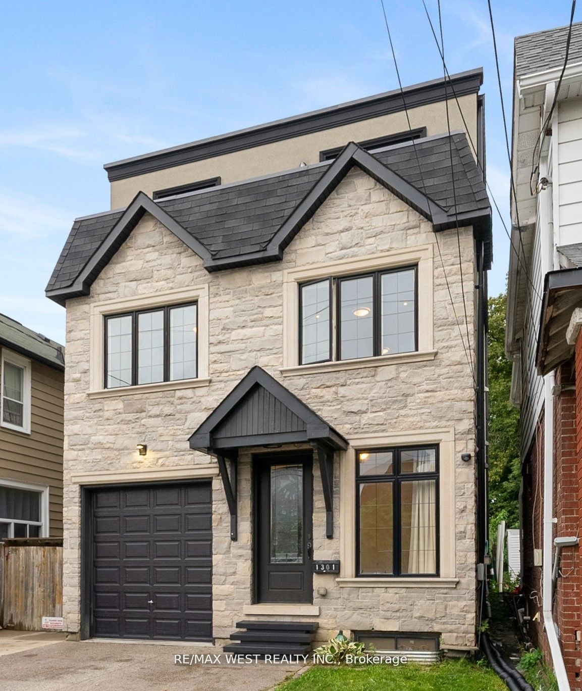 Detached House for sale at 1301 Woodbine Avenue, Toronto, Woodbine-Lumsden, M4C 4E8 - MLS: E11958035