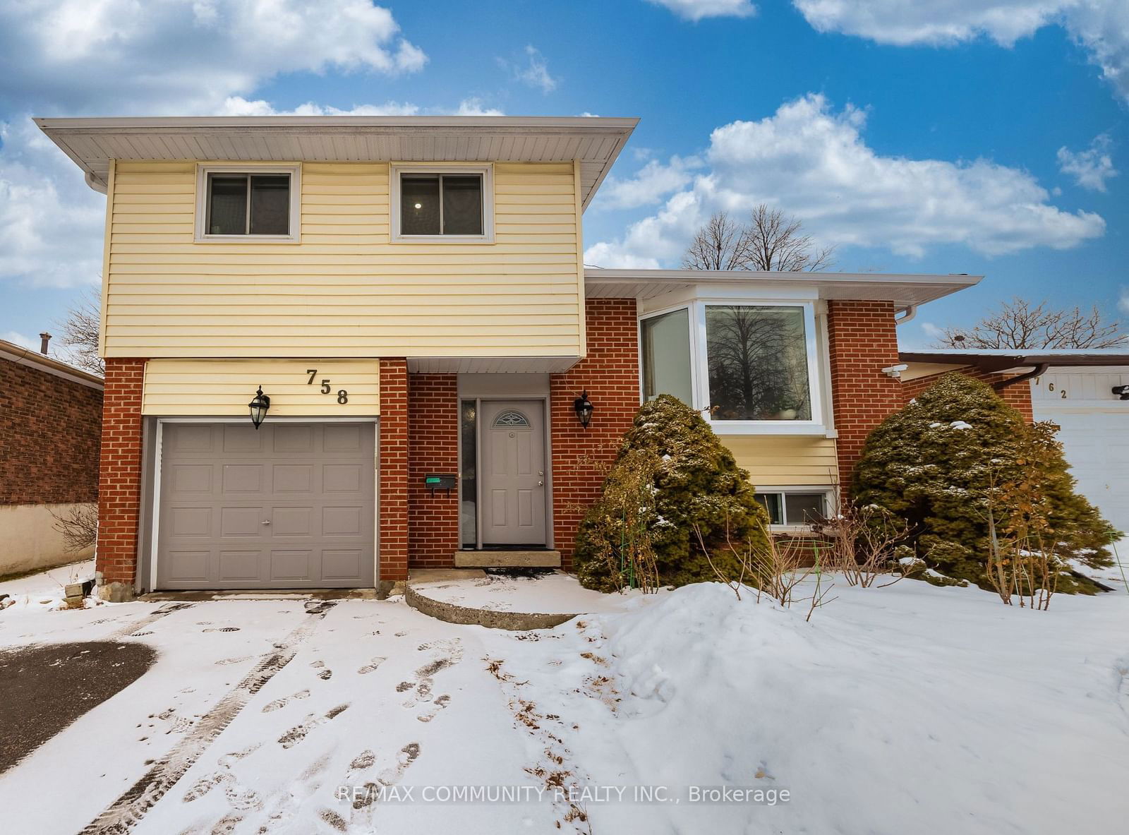 Building at 758 Lexington Street, Oshawa, Centennial