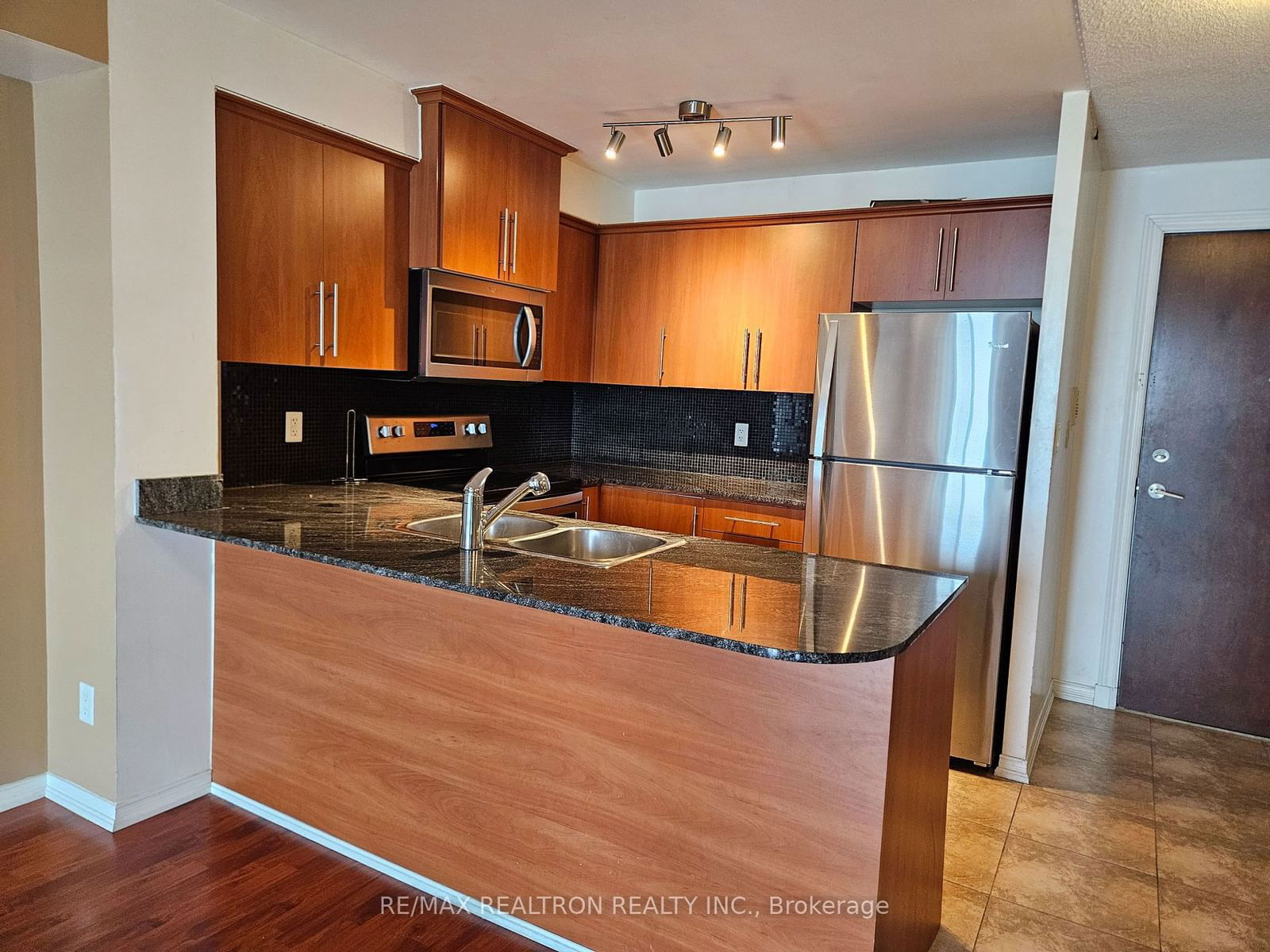 Condo leased at 15I-8 Rosebank Drive, Toronto, Malvern, M1B 5Z3 - MLS: E11958244