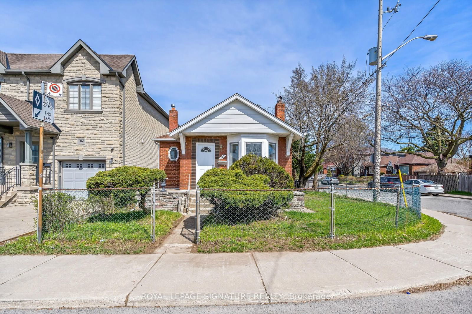 Detached House leased at 316 Cosburn Avenue, Toronto, East York, M4J 2M7 - MLS: E11958845