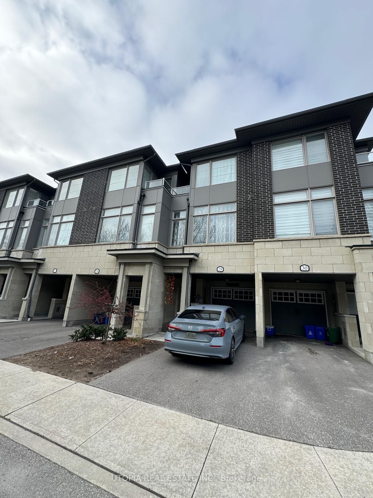 Townhouse for lease at 29-384 Arctic Red Drive, Oshawa, Windfields, L1L 0M5 - MLS: E11959064