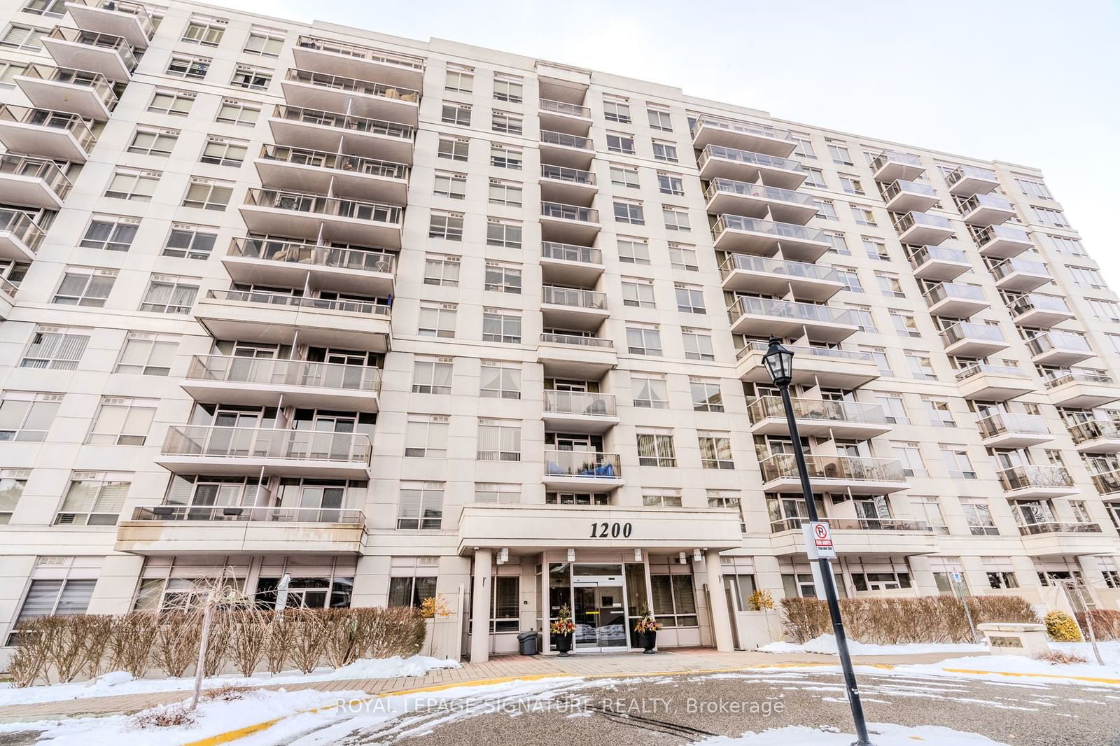 Condo sold at 411-1200 The Esplanade, Pickering, Town Centre, L1V 6V3 - MLS: E11959509