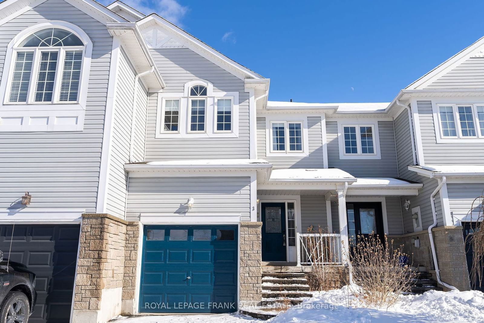 Townhouse sold at 3 Taft Place, Clarington, Bowmanville, L1C 5M6 - MLS: E11959534