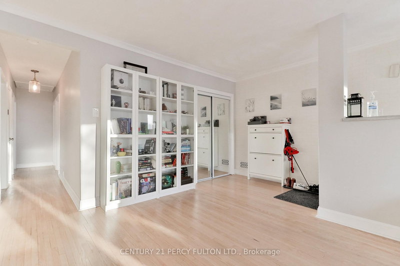 253 Chine Dr, Toronto, M1M 2L6 | Image 3